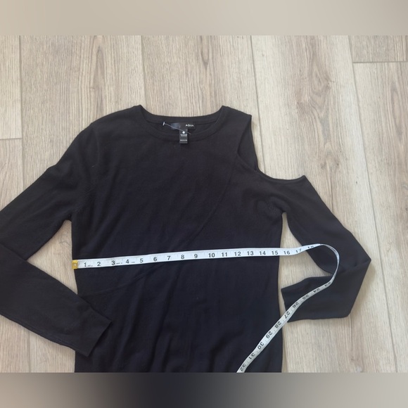 Aqua Black Sweater 🖤 - Picture 3 of 5